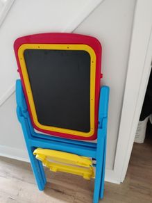 Easel - Crayola white and black board