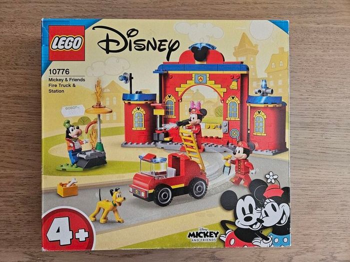 lego disney 10776 Mickey & friends firetruck & station
