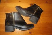 F&amp;F   black patent