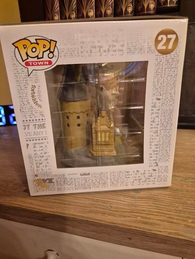 Funko Pop Town  Albus Dumbledore with Hogwarts 27 (Mint & Unopened)