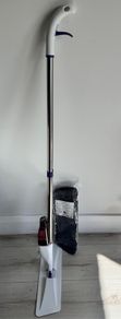 Manual spray mop