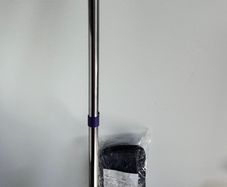 Manual spray mop