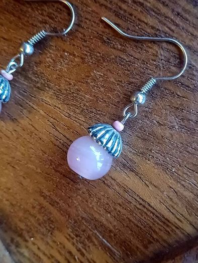 Pink stone silvery earrings