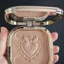 Dolce & Gabbana Everlift Luminizer Oil Infused Softhalo Powder in 00 Universal Light Image 2