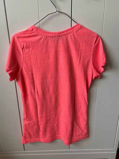 Superdry t-shirt for women / ladies. Size: Medium