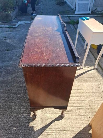 sideboard