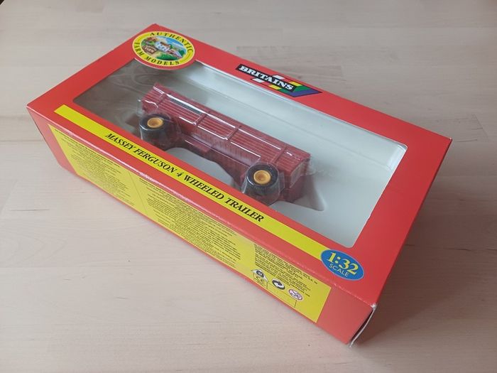 Britains Massey Ferguson 4 Wheeled Trailer Farm Model 1:32 Scale 9567 MINT
