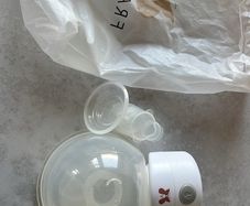 Fraupow in bra breast pump