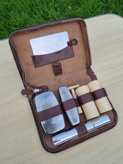 Vintage men's grooming and shaving travel set