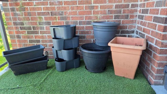 Flower pots