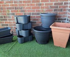 Flower pots