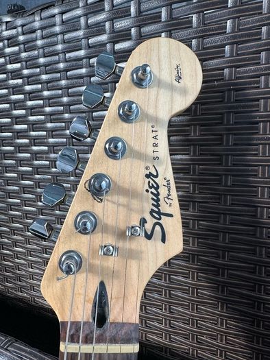 Squire by Fendor Electric Guitar Bundle
