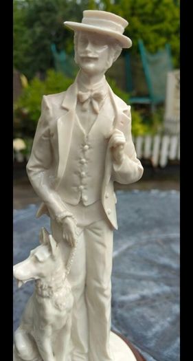 Porcelain " Victorian Gentleman". Auro Belcari. circa 1980
