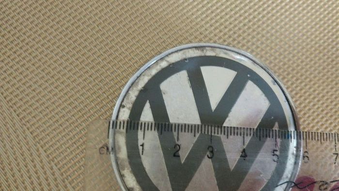 VW wheel centre cap (used).
