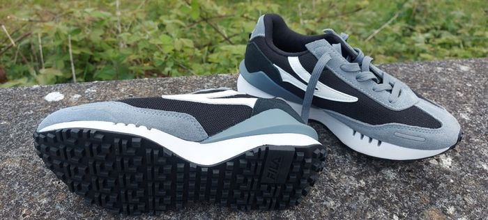Fila Boys Trainers Size 4 uk/37.5 Eur. New.