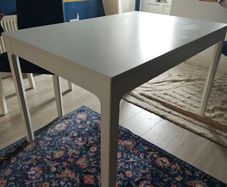 A set of table and 4 chairs