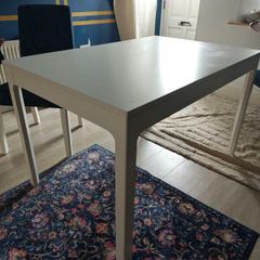 A set of table and 4 chairs
