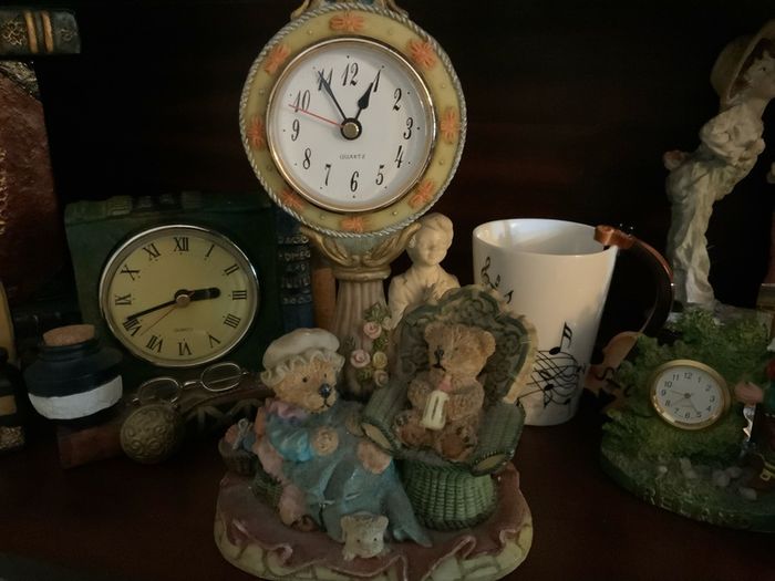 Clock, figures, Display Cabinet