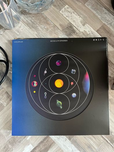 Crosley Cruiser Deluxe Portable Vinyl Turntable & 3 Artist Pink Floyd, The Doors & Coldplay.