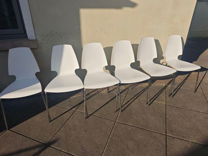 6 IKEA Vilmar stackable chairs - white