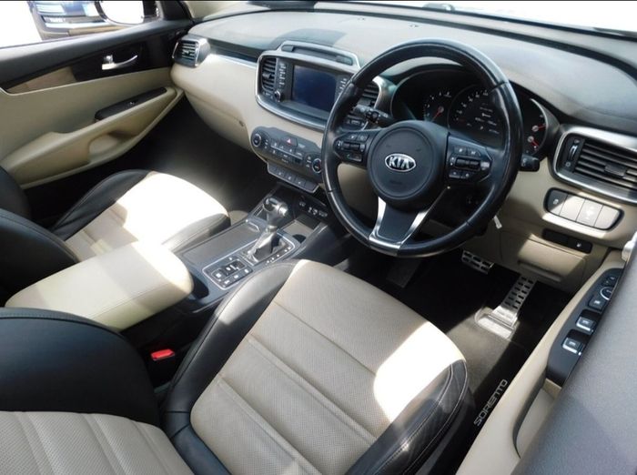 66K KM Auto Kia Sorento High-spec 7-seater Pan Roof