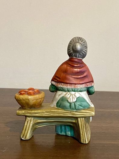 Vintage Capodimonte Figurine Old Lady Peeling Apples While Sitting On Bench