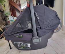 Pipa Nuna car seat and base
