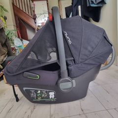 Pipa Nuna car seat and base