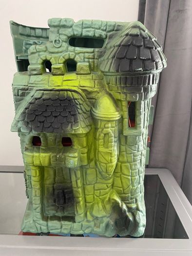 he man  castle grey skull
