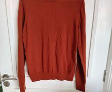 Uniqlo mens jumper 100% wool size medium in very good condition FREE STANDARD POSTAGE INCLUDED