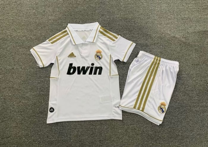 Retro football kits