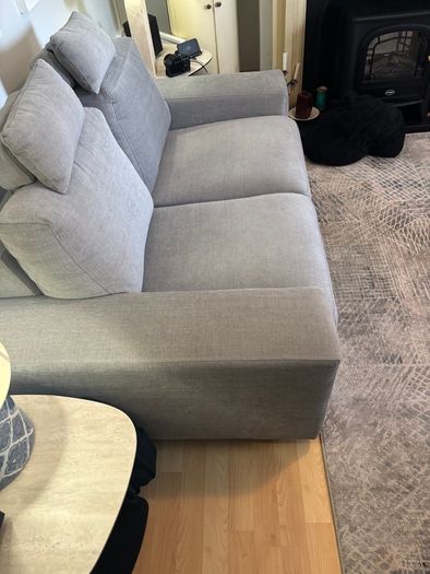 2 seater couch like new condition.