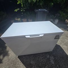 logik large freezer