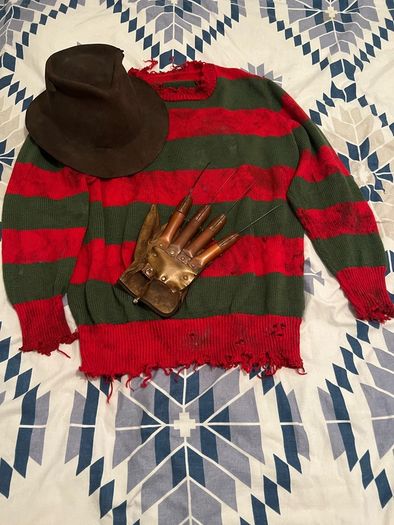 Margaret Olschewskis Freddy Krueger sweater