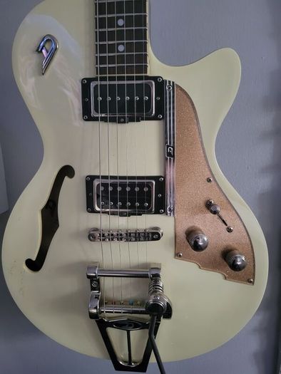 Duesenberg Starplayer TV Everest White Semi-Acoustic Guitar