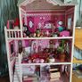 Doll house Image 2