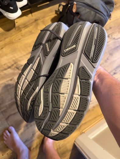 Brooks ghost max 3 UK12