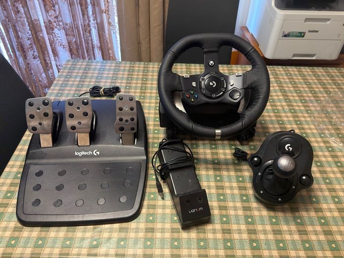Logitech G920 Racing. In excellent condition