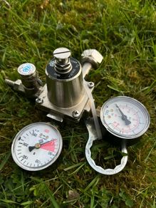 Beer gas line regulator
