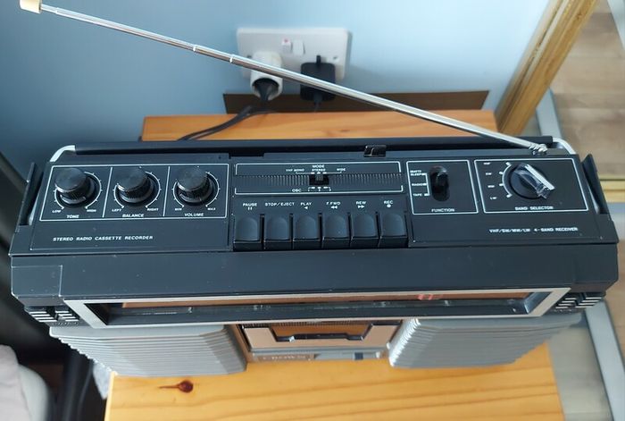 Crown CSC-835L, Stereo Radiorecorder, Made in Japan.