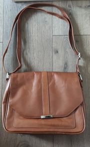 Hotter tan leather crossbody bag
