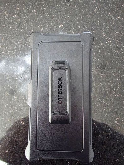 Samsung S22 Ultra Otterbox and Official Samsung cases