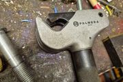 Thread repairing tool