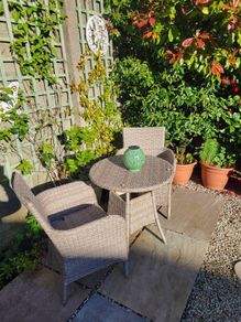 LG 2 Seater Garden Furniture Set