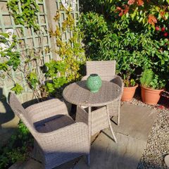 LG 2 Seater Garden Furniture Set