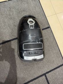 MIELE C3 FREE. for parts or repair