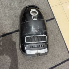 MIELE C3 FREE. for parts or repair