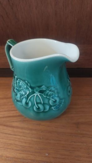 Lovely Vintage Retro Extremely Rare 70's Jade Green Milk Jug Made by Celtic Kilrush in the Fabulous and Rare Irish Earl Pattern featuring a Cherry and Foliage Motif