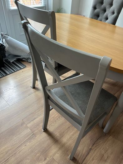 Table & 6 Chairs