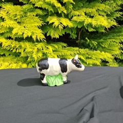 Medium cow ornament statue postage possible